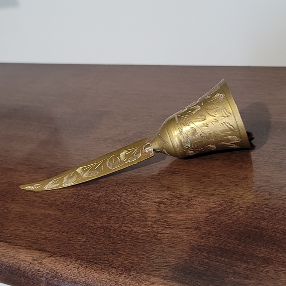 Vintage Solid Brass Table Bell Home Decoration - Picture 4 of 6